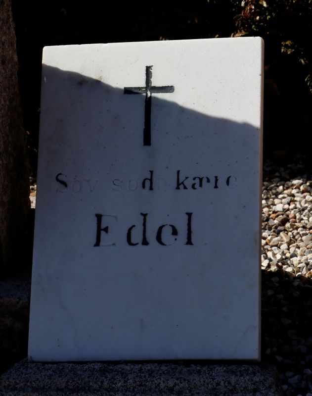 Edel.JPG