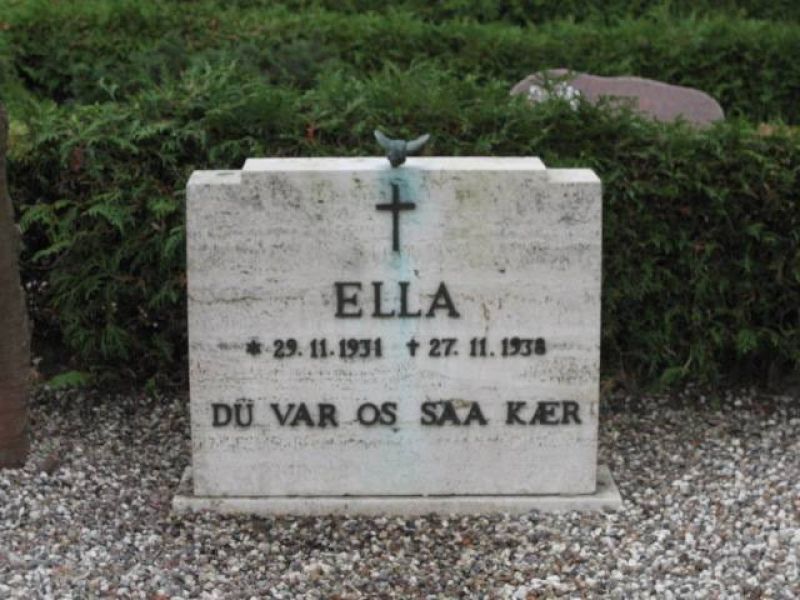 Ella.jpg